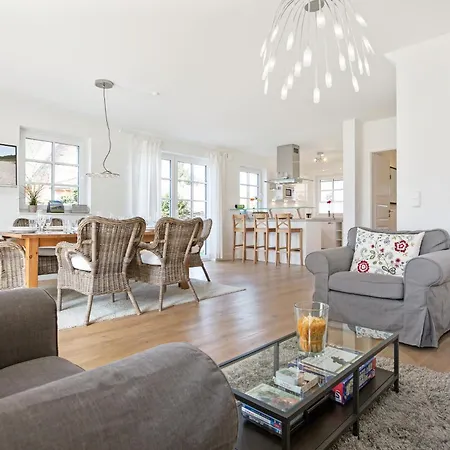 Holiday home Fewo Wietje Hues Wenningstedt-Braderup